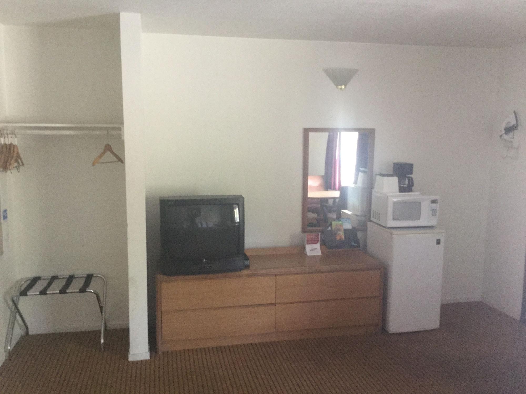 Rodeway Inn Бомонт Экстерьер фото
