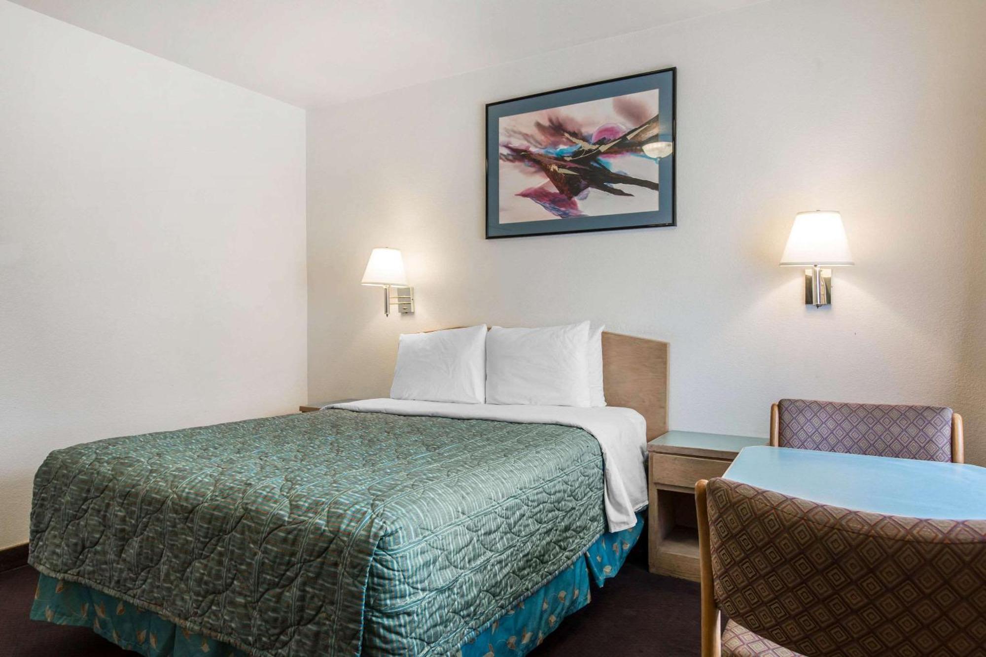 Rodeway Inn Бомонт Экстерьер фото
