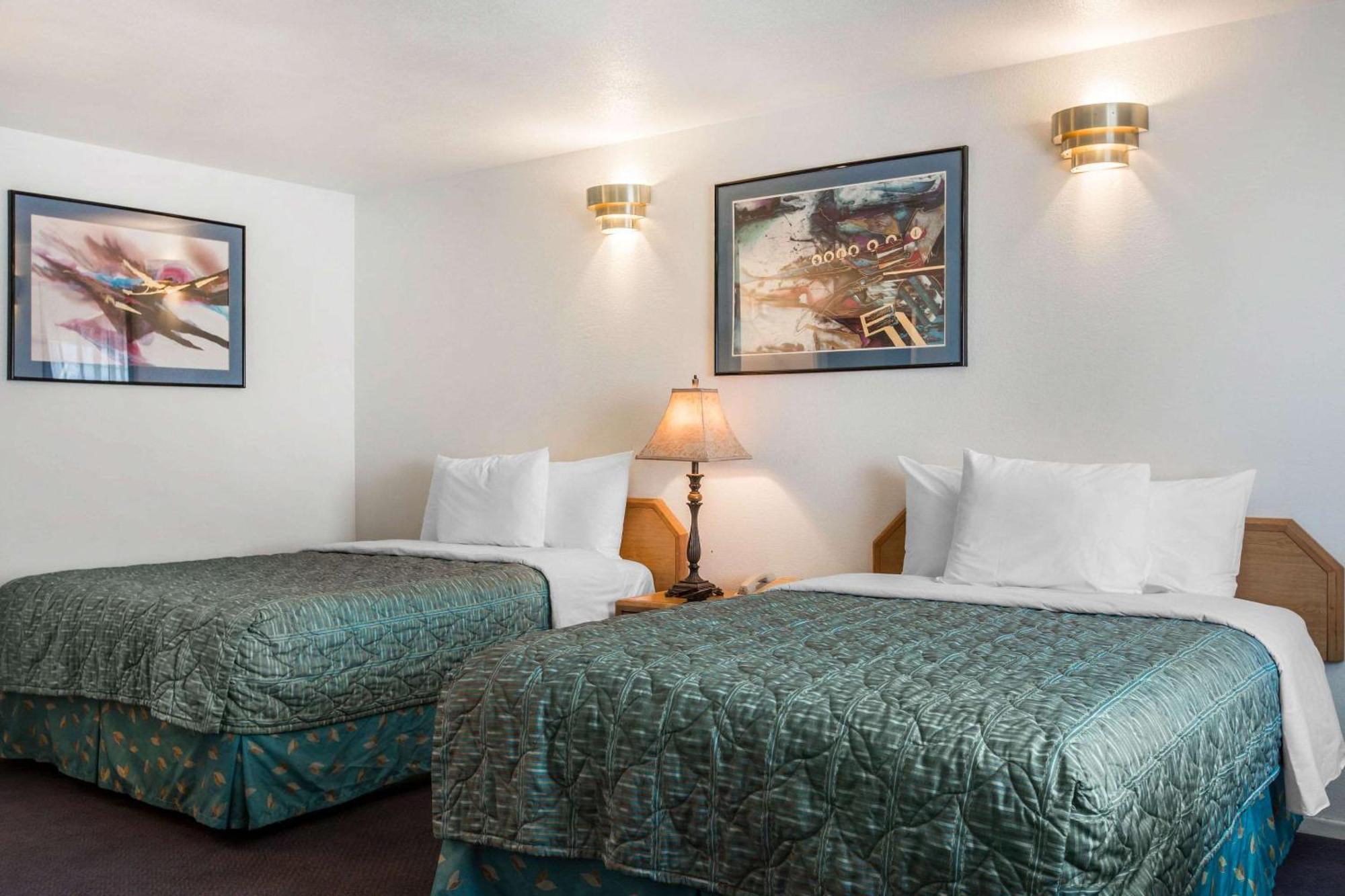 Rodeway Inn Бомонт Экстерьер фото