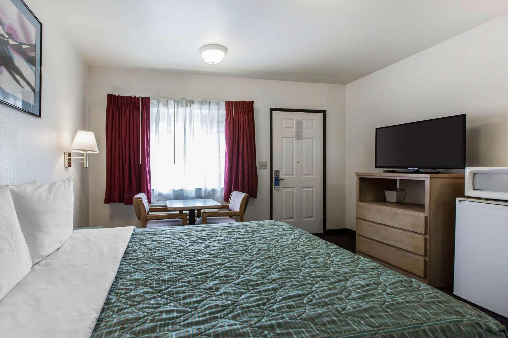 Rodeway Inn Бомонт Экстерьер фото
