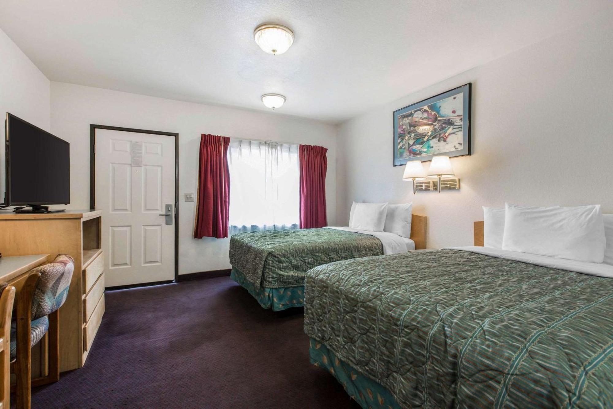Rodeway Inn Бомонт Экстерьер фото